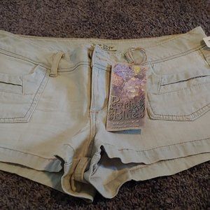 Junior Girls NWT Size 11 Shorts.  Paris Blues